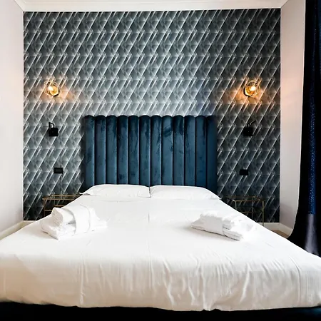 R-Home Fine Rooms Guesthouse